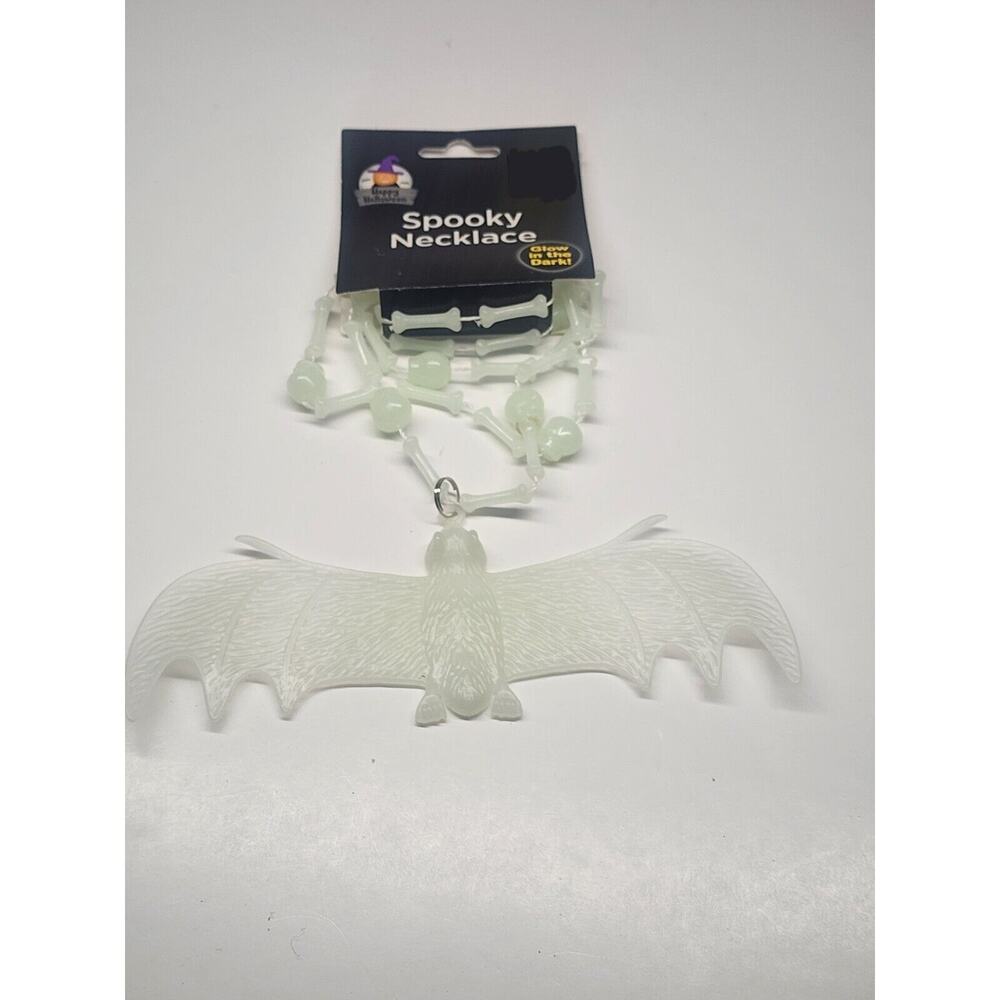 Happy Halloween Glow In The Dark Spooky Necklace Bat 🦇 NEW